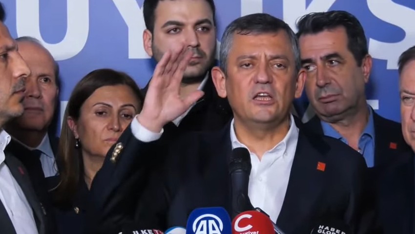 Özgür Özel'den Saraçhane'de tarihi açıklama: ''Buradan ayrılmıyorum''