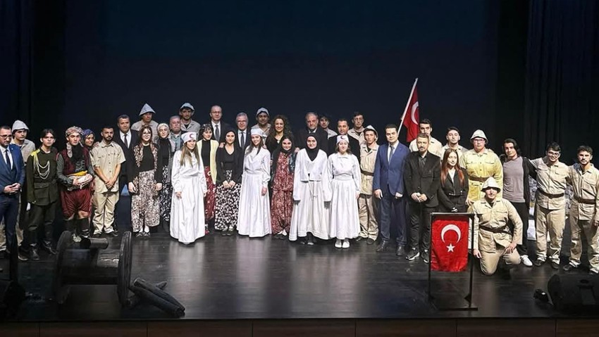 Çanakkale şehitleri Bandırma'da saygı ve minnetle anıldı