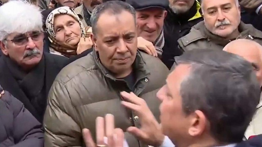 İBB binası önünce CHP lideri Özel ile vatandaşlar arasında dikkat çeken diyaloglar