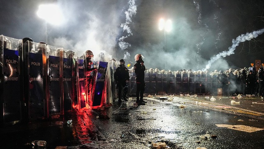 Polisin göstericiler karşı kullandığı ''paintball'' tüfeğinin ne ateşledi ortaya çıktı