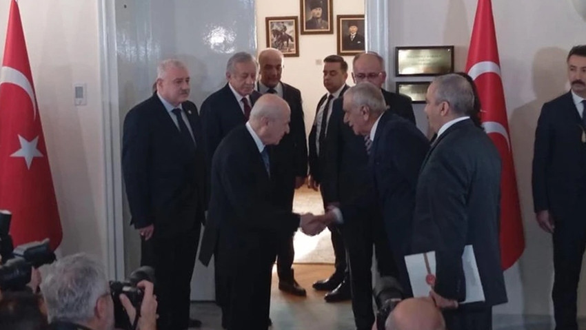 MHP'den bayramda da açılıma devam kararı