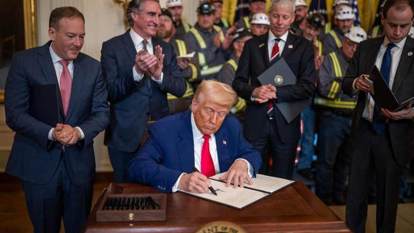 Trump imzaladı: Çin'e yüzde 104'lük bir gümrük vergisi daha