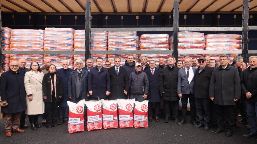 İBB, İstanbullu çiftçilere kuru fasulye ve nohut tohumu dağıtımını başlattı