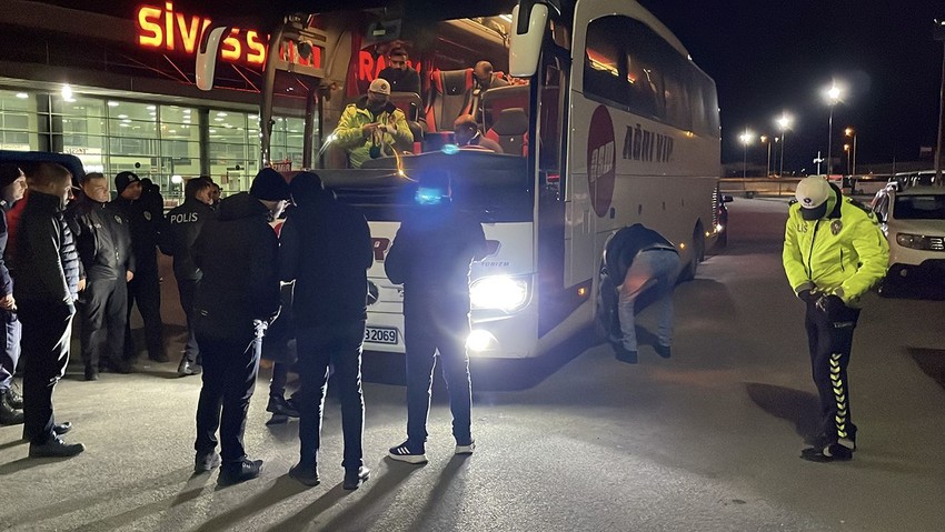 Yolcu otobüsünün şoförü bir kişiyi ezip geçtikten sonra kendini ihbar etti - Resim: 3