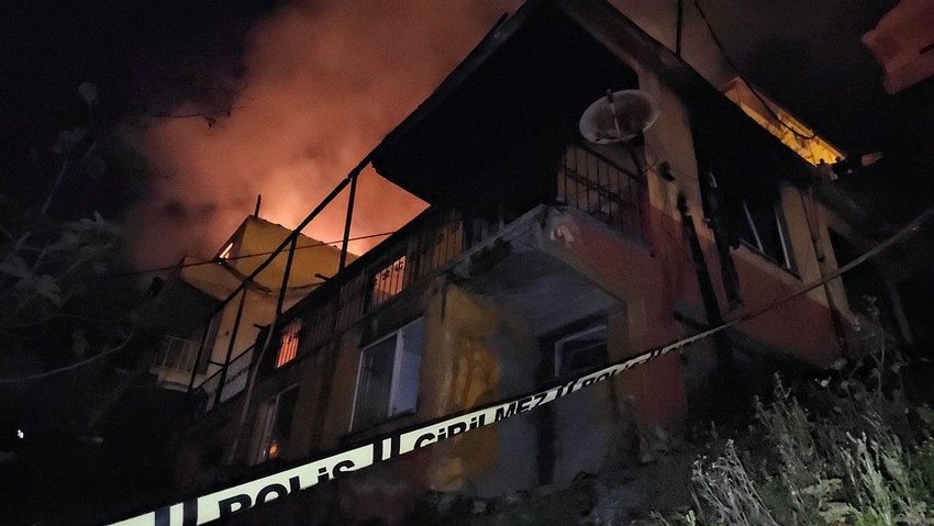 Geceyi gündüze çeviren yangında can pazarı: Acı haber geceyarısı geldi - Resim: 3