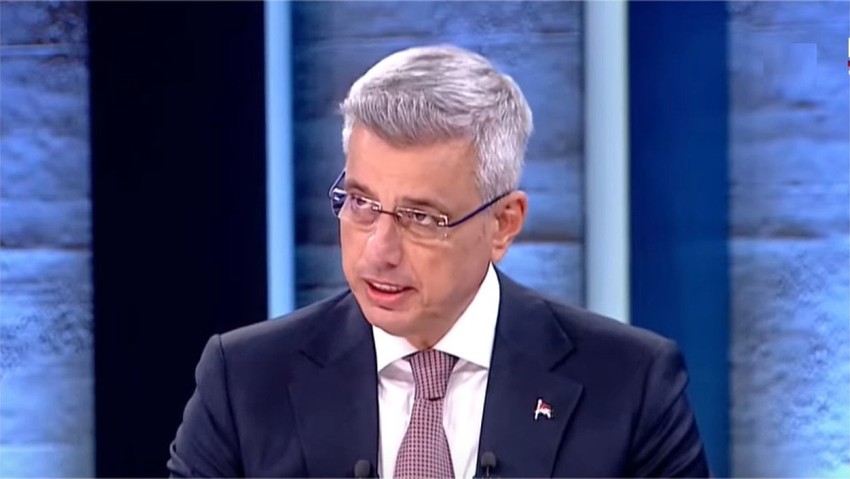 Sağlık Bakanı Memişoğlu ''ben de sezaryenim'' deyip sigara örneği verdi