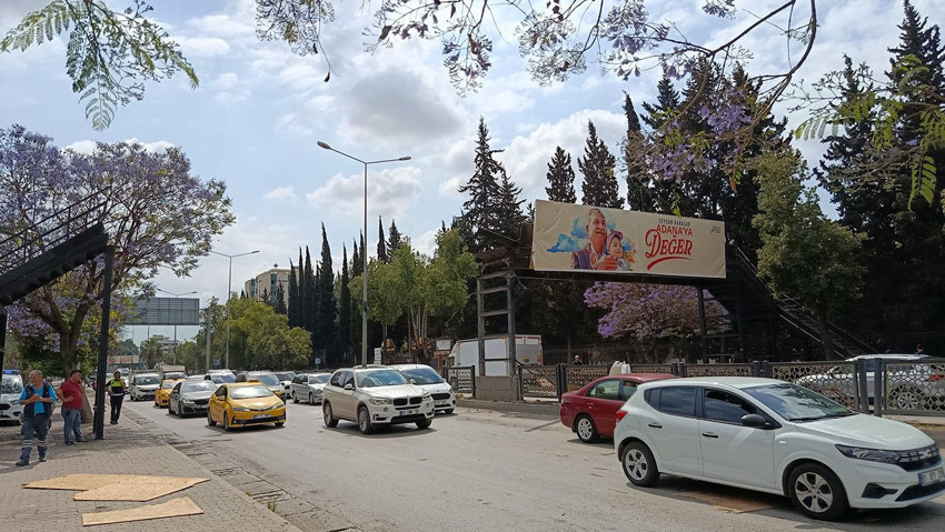 Yine bir damperli trafik canavarı yine bir üst geçit - Resim: 3