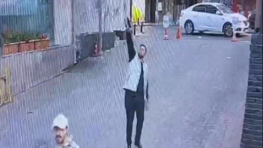 İstanbul'da gece kulübündeki silahlı saldırı kamerada - Resim: 2