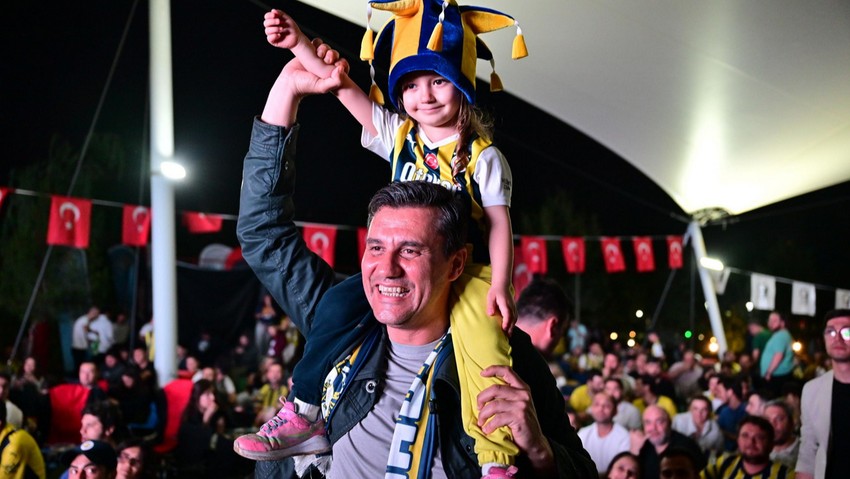 Manisalılar Finali Başkan Zeyrek’le Birlikte İzledi