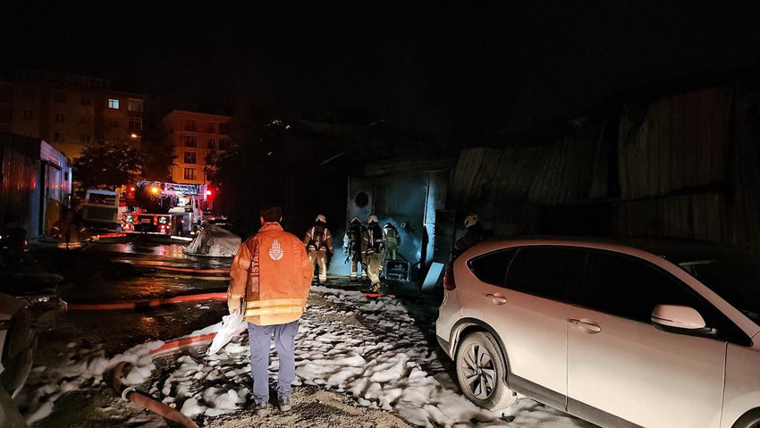 İstanbul'da gece yarısı büyük yangın - Resim: 2