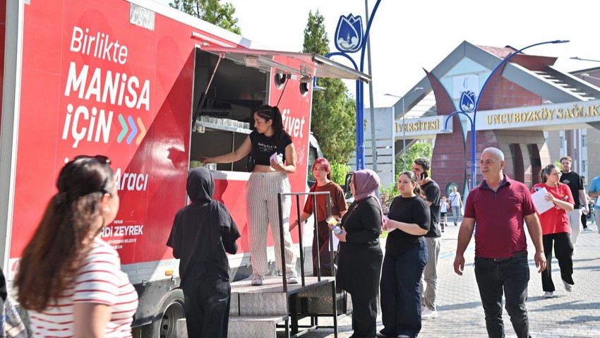 Manisa Büyükşehir, YKS Günü Öğrencilerin Yanındaydı