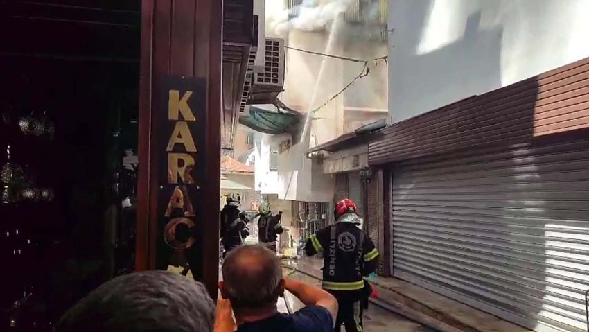 Tarihi Kaleiçi Çarşısı'nda büyük yangın: Çok sayıda dükkan küle döndü - Resim: 4