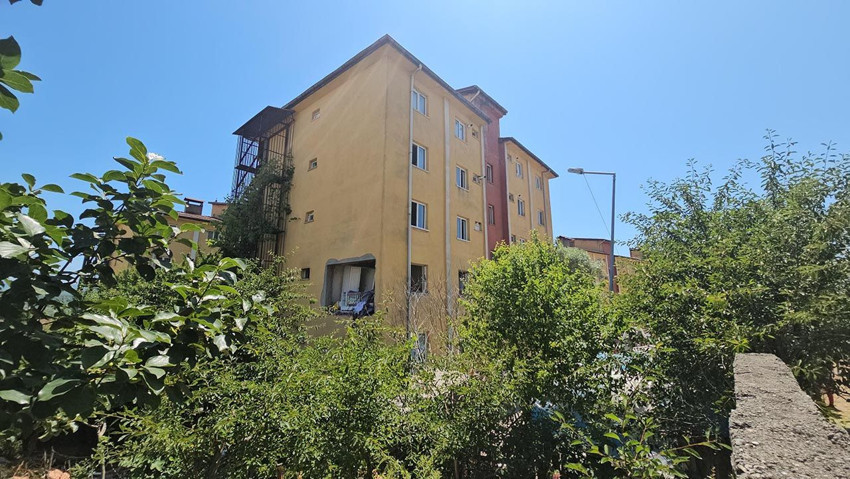 5 katlı apartmanda patlama: Yaralılar var - Resim: 3