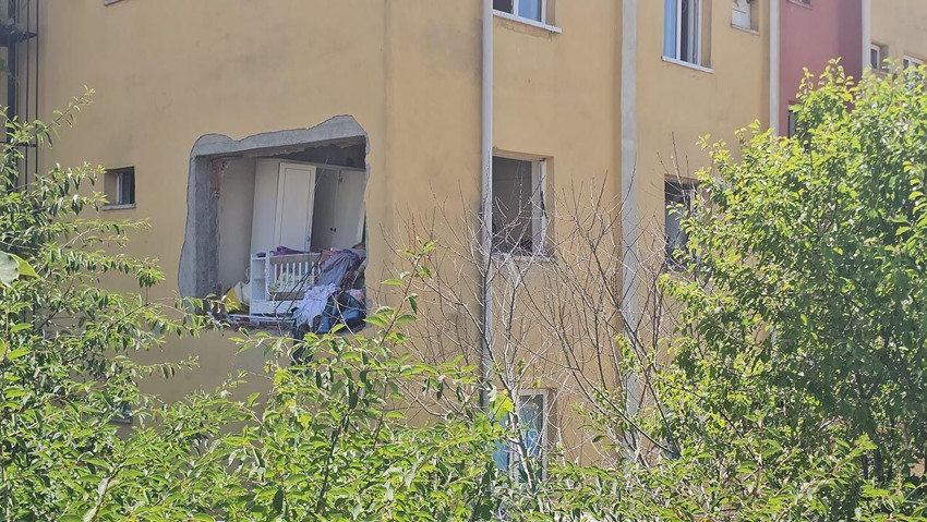 5 katlı apartmanda patlama: Yaralılar var - Resim: 4