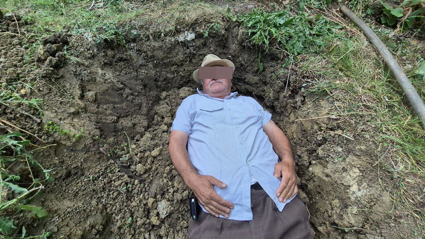 Kendi kazdığı mezarına girip yakınlarına ''beni unutmayın'' mesajını gönderdi... - Resim: 3