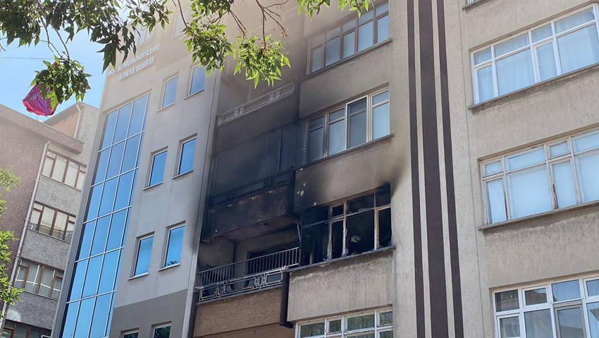 5 katlı apartmanda çıkan yangında can pazarı yaşandı - Resim: 2