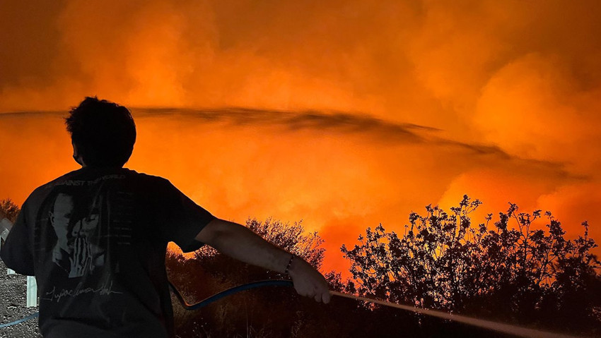 Kırık ayakla alevlerle mücadele ederken hayatını kaybetti