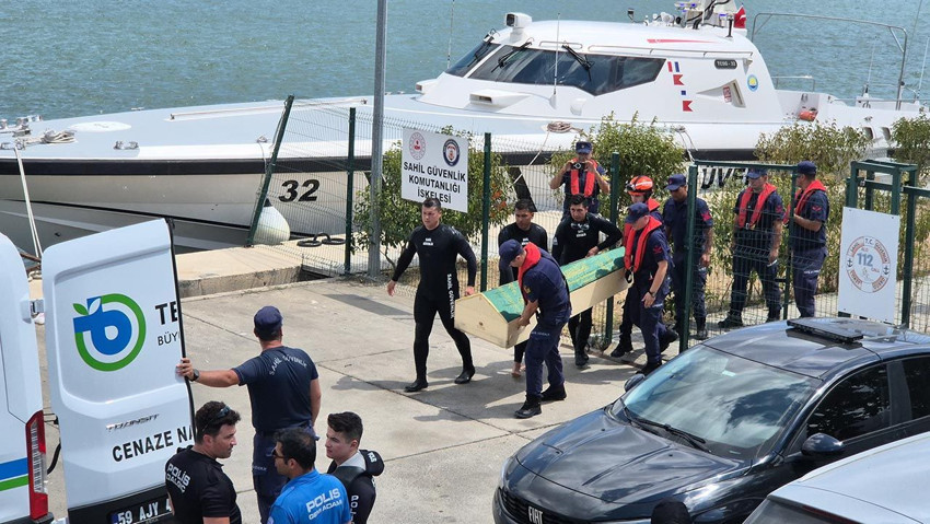Denizde kaybolan çocuğun cesedi bulundu - Resim: 1