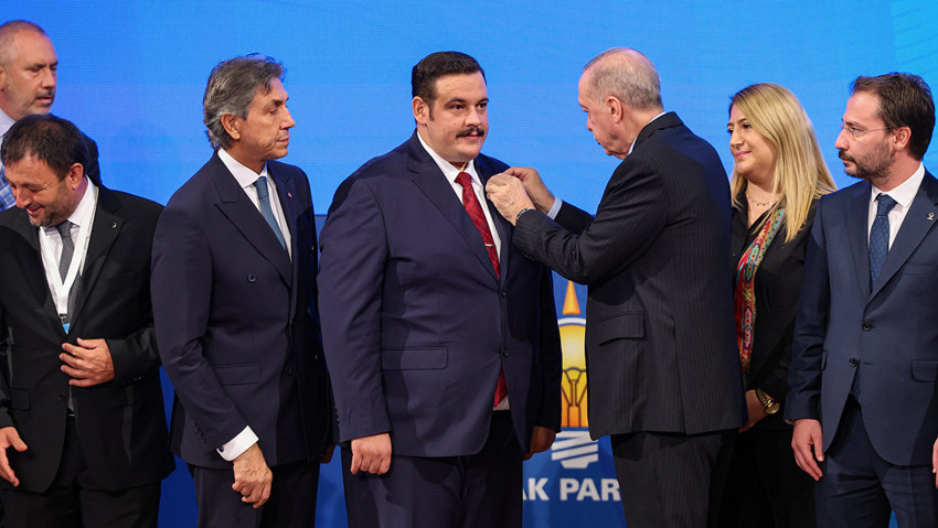 Erdoğan'ın AK Parti'ye katılan belediye başkanına yaptığı uyarı olay oldu: ''Bana bak...''