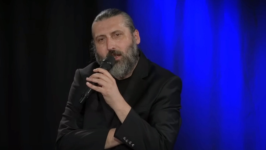 Ünlü komedyen Mesut Süre hakkında skandal taciz iddiası! Apar topar programdan kovuldu