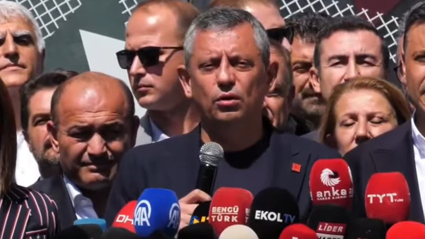 Özgür Özel, CHP İstanbul İl Başkanlığı'nda resti çekti: ''Bu kararı tanımıyoruz''