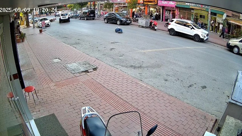 Cipe çarpan motosikletli metrelerce havaya savruldu: Korkunç. kaza kamerada - Resim: 3