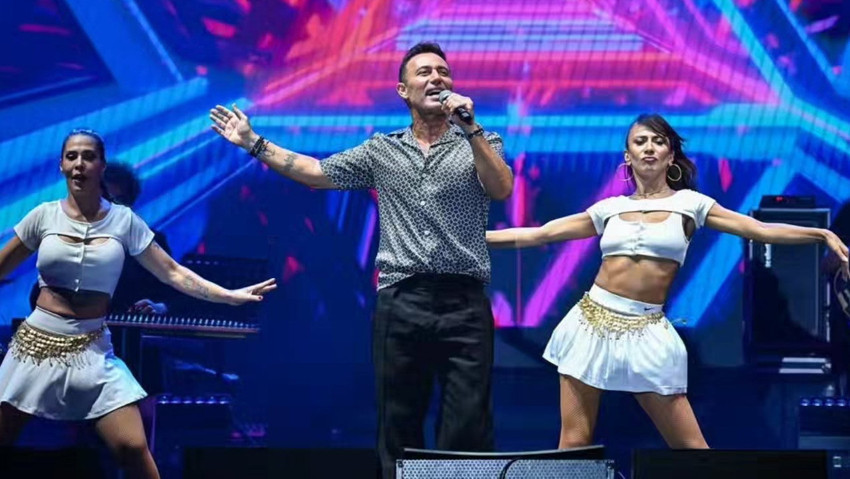 Mustafa Sandal'dan konserin teknik ekibine hakaret!