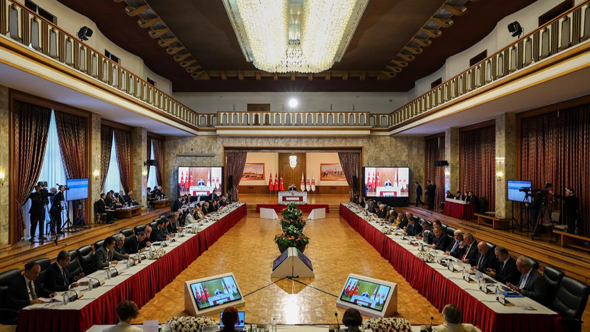 Süreç komisyonunda tansiyon yükseldi; DEM Partililer toplantıyı terk etti