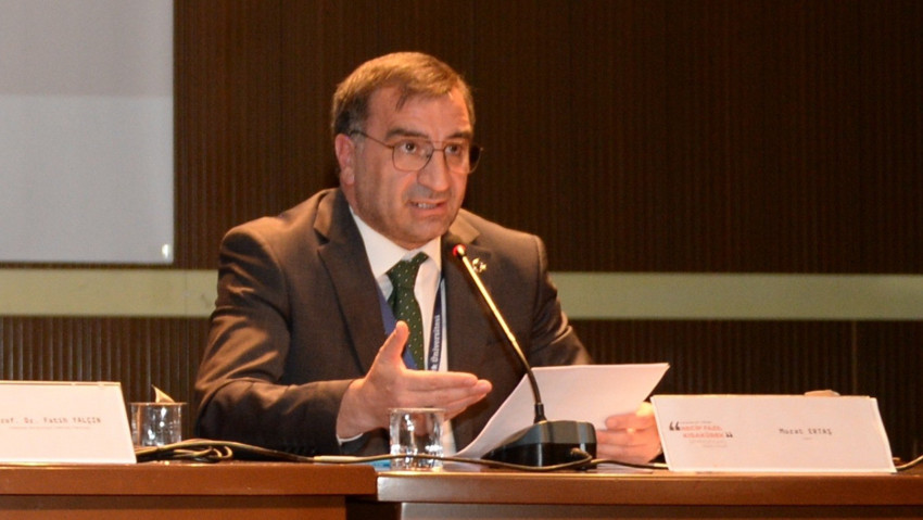 ''29 harflik alfabe yetersiz'' deyip, 4 yeni harf önerdi