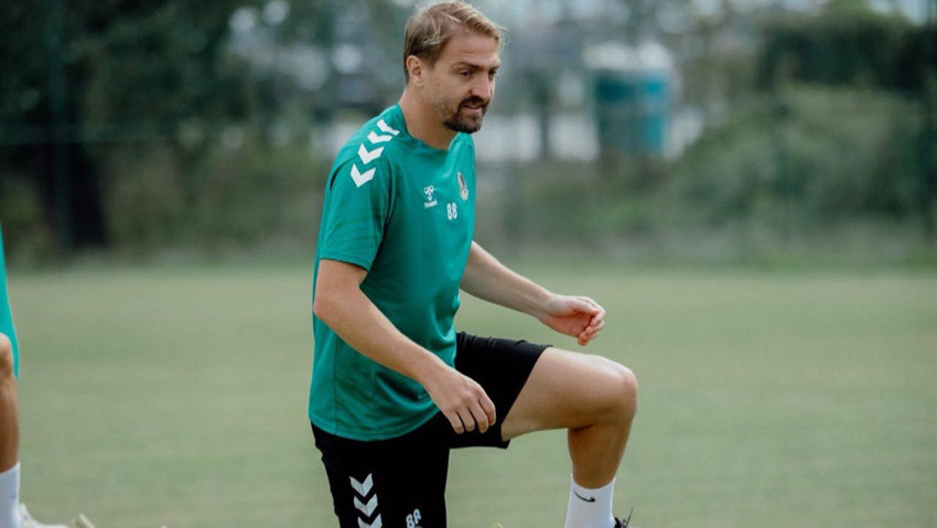 Sahada takım arkadaşını tokatlayan Caner Erkin'in cezası belli oldu