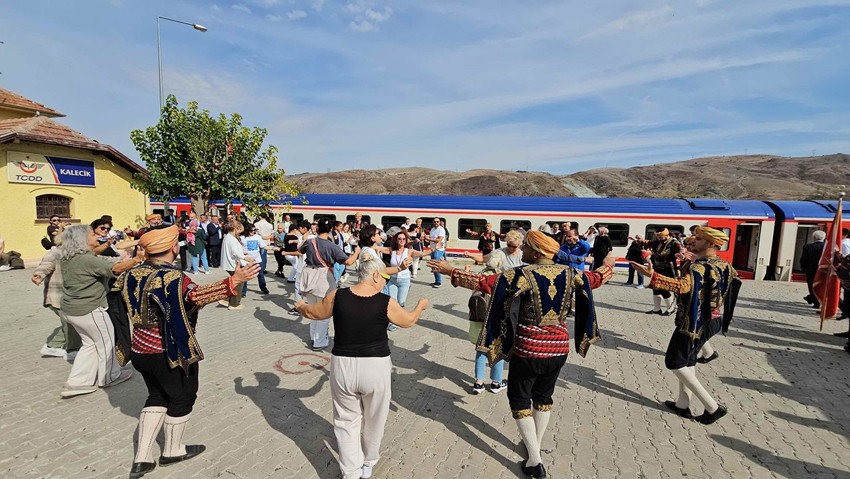 Turistik Karaelmas Treni Türkiye'nin masal diyarlarındaki 2. seferini tamamladı - Resim: 4