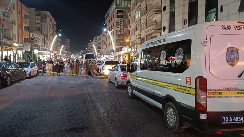 Şehir eşkıyaları çatıştı, bir polis memuru vuruldu - Resim: 2