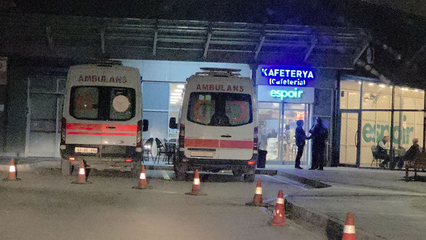 Liselilerin okul gezisi acil serviste bitti: 28 öğrenci hastaneye kaldırıldı - Resim: 1
