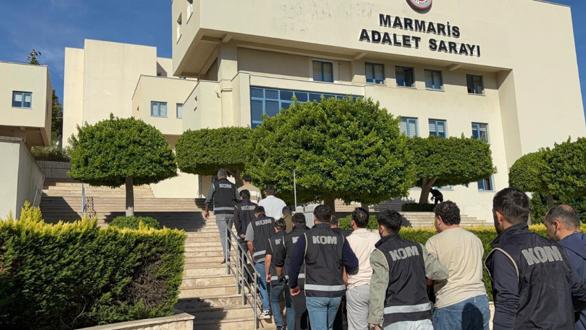 Marmaris açıklarında tekneye operasyon: 11 kişi tutuklandı