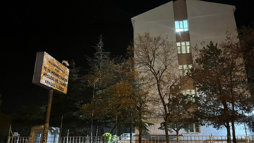 Birlikte pasta yiyen 6 liseli öğrenci hastanelik oldu