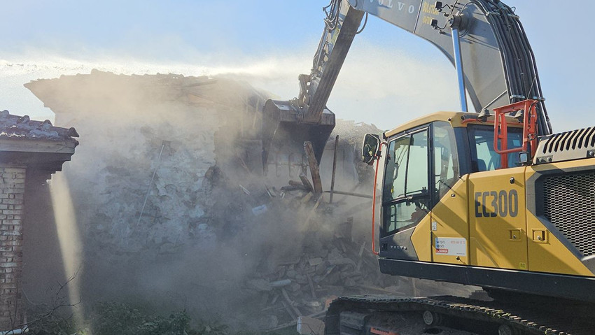 Yarım asırlık çift deprem fırtınası sonrasında evlerinin yıkılışını gözyaşlarıyla izledi - Resim: 3