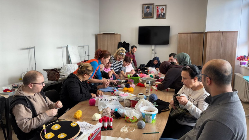 Balıkesir Büyükşehir özel gereksinimli bireyleri sanat çatısı altında buluşturuyor