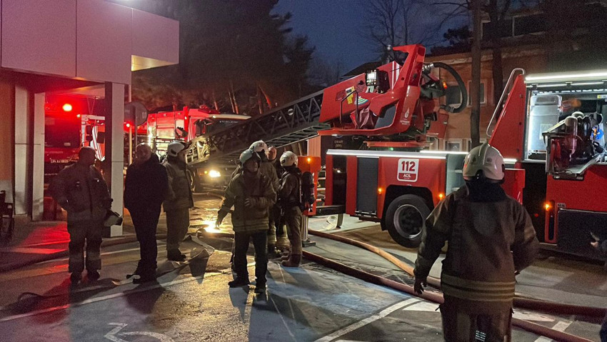 İstanbul'da dev hastanede yangın paniği: Hastalar tahliye edildi! - Resim: 4