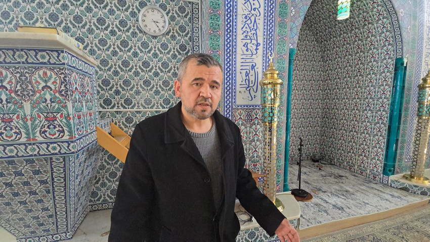 Oltalı hırsız camiden öyle bir şey çaldı ki... Akılalmaz hırsızlık saniye saniye kamerada - Resim: 4