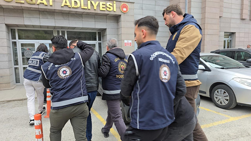 Boş yolcu otobüsü durduruldu; bagajı açan ekipler şaşkına döndü - Resim: 4