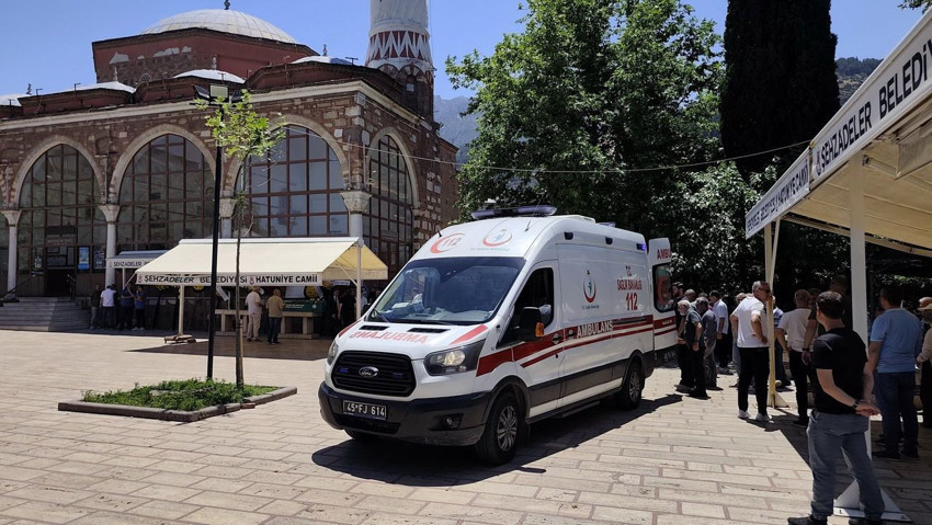 Kalp krizinden ölen arkadaşının cenazesinde kalp krizi geçirdi - Resim: 2