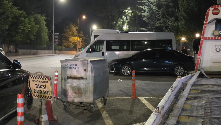 Sakarya'nın Akyazı ilçesinde kan donduran iddia! 19 yaşındaki genç kadın, ayrı yaşadığı eşine emanet ettiği 11 aylık bebeğini çöp konteynerinin yanında darp edilmiş halde buldu. Sağlık ekiplerince SEAH'a kaldırılan bebeğin durumu iyiye giderken, eşini de darbedip kaçan firari baba polis tarafından her yerde aranıyor.