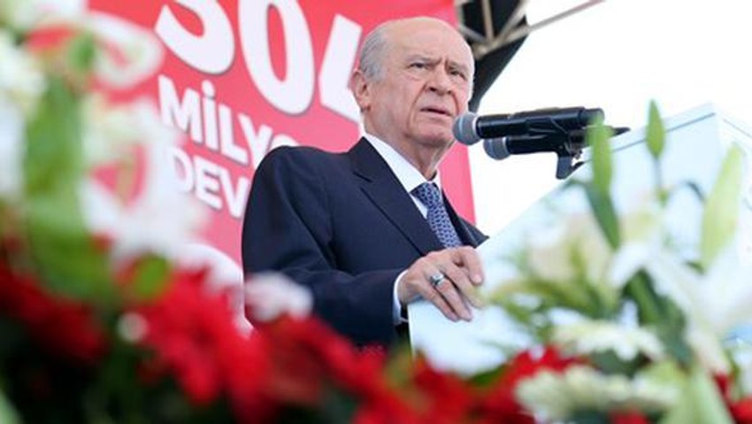 Bahçeli o pankartı görüp Erdoğan'a seslendi