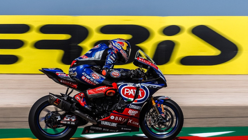 Türkiye'nin pistlerdeki gurur Toprak Razgatlıoğlu yeniden podyumda