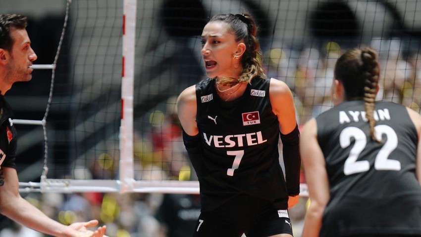 Tehdit edilmişti... Milli voleybolcu Hande Baladın'ı şoke eden karar!