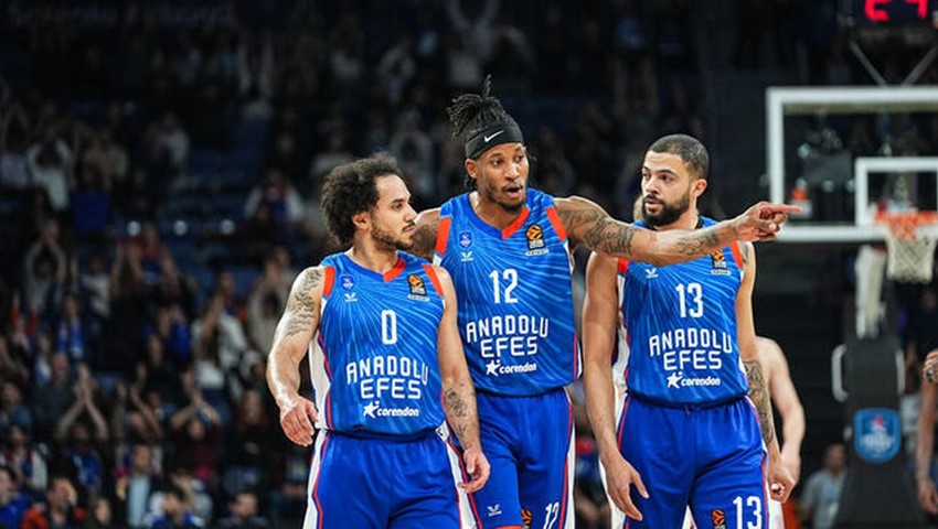 Anadolu Efes, Olympiakos fark attı