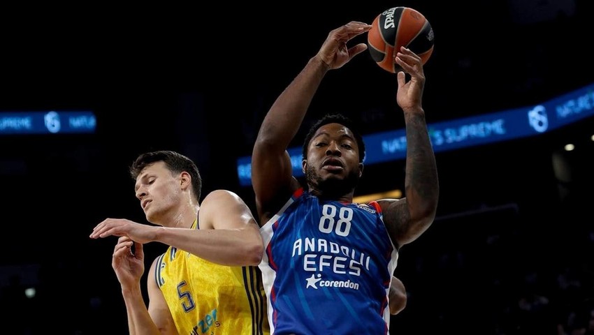 Anadolu Efes ALBA Berlin'i devirdi
