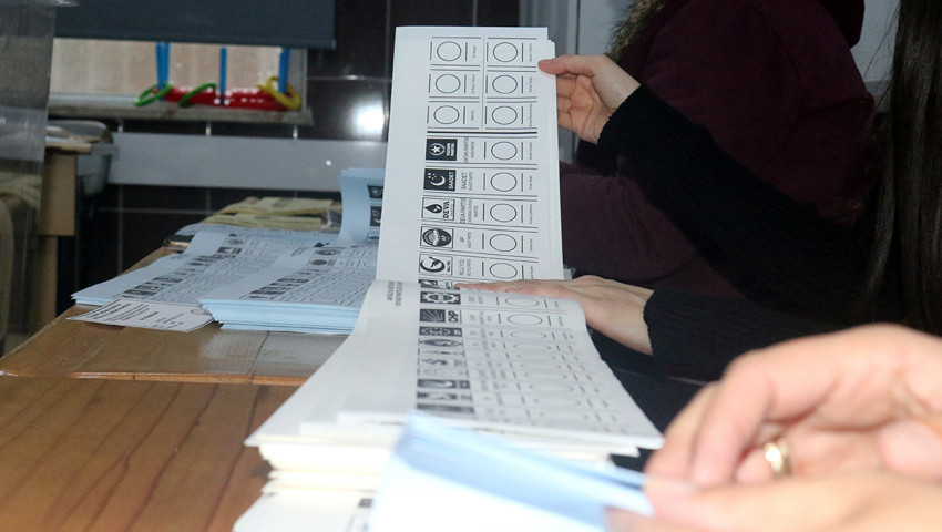 Partilerin ''parti üye sayıları''nda büyük değişim; AK Parti düşüşte, CHP yükselişte