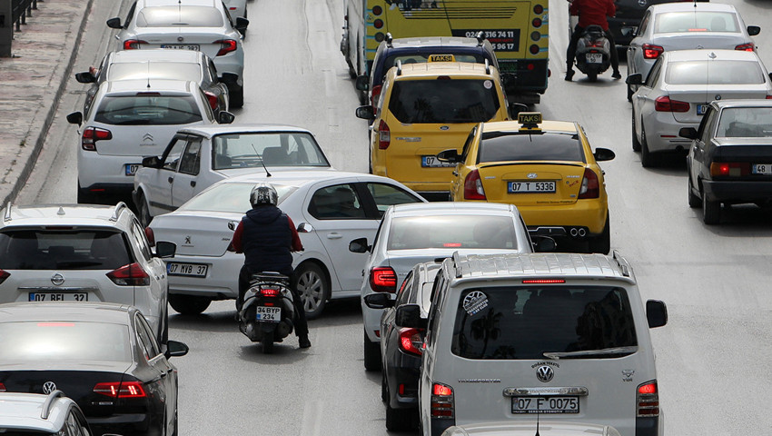 Türkiye'de araç satışında en çok tercih edilen renk ve yakıt tipi belli oldu