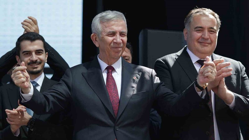 Yeni Akit yine iş başında! Mansur Yavaş'ı açık açık hedef gösterdiler